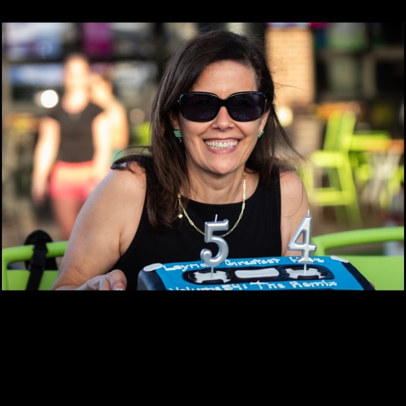 Meet your Posher, Leyna - Picture 1 of 1